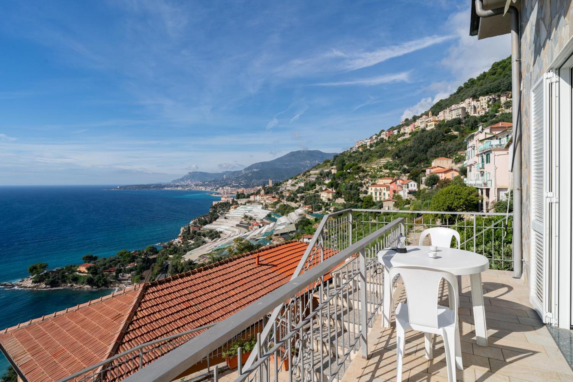 شقة Casa Grimaldi - Terrace & Sea View فنتيميليا المظهر الخارجي الصورة
