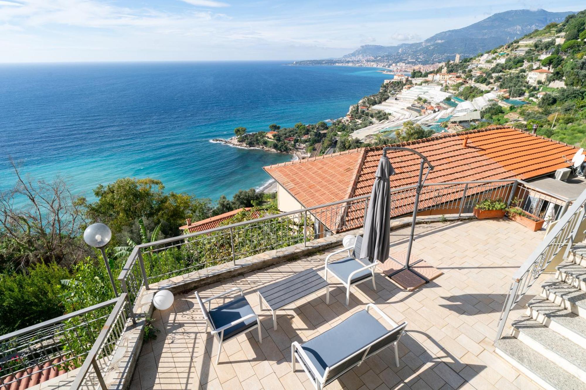 شقة Casa Grimaldi - Terrace & Sea View فنتيميليا المظهر الخارجي الصورة